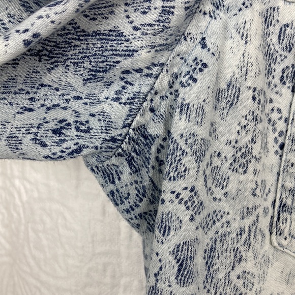 IJeans by Buffalo Women’s Chambray Lace Print Pearl Snap Western Shirt sz Large - Picture 9 of 13